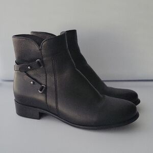 La Canadienne Black Leather Ankle Boots Size 6M